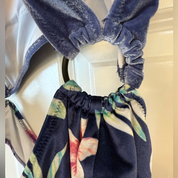 Victoria’s Secret Pink One Piece Cut Out Velvet Hawaiian Print Swimsuit Size Med - Picture 9 of 15